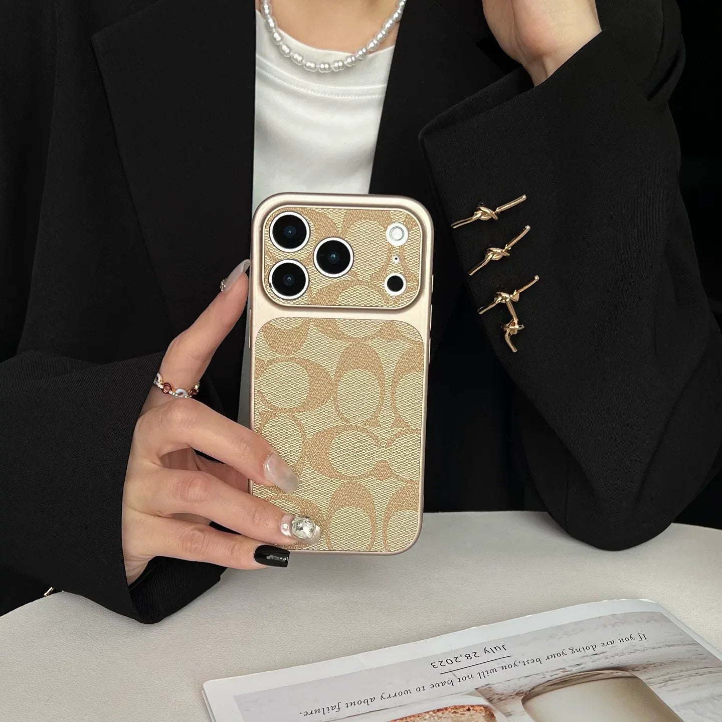 https://cdn.shopify.com/s/files/1/0960/8599/9955/files/lux_case_14.webp?v=1768246334
